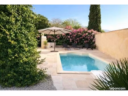 rare à valréas : maison rénovée avec deux logements et piscine