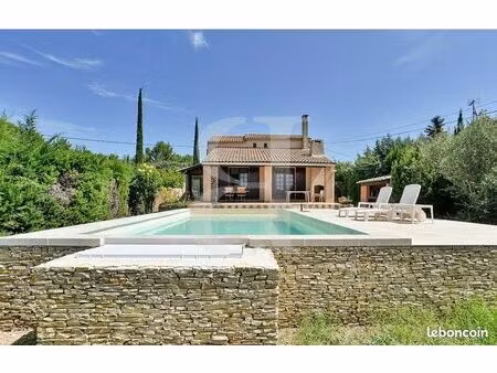 villa 4 pièces 135 m²