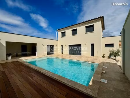 villa 6 pièces 150 m²