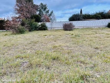 terrain 1 048 m² gareoult