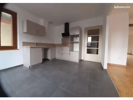 maison de 120 m2 habitable t 7 avec 4 chambres  suite parentale  balcon  caves  garage