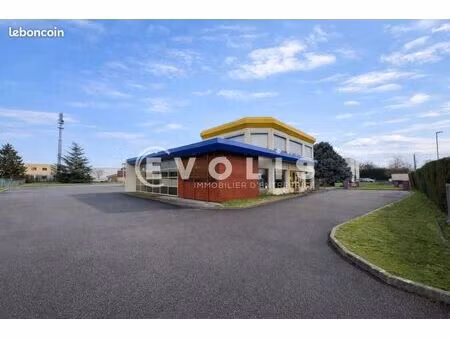 local d'activité 764 m²