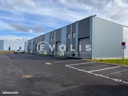 local d'activité 1 459 m²