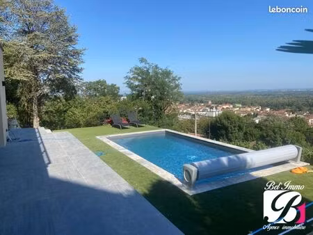 maison 8 pièces 267 m²