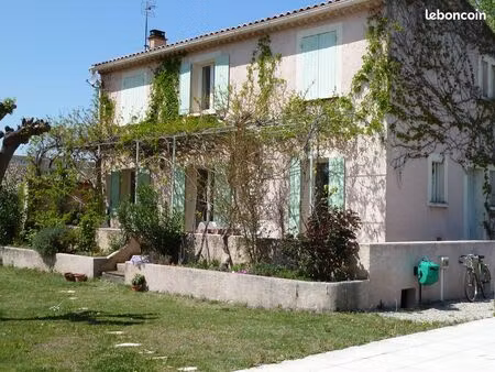 carpentras - bastide familiale avec piscine - 126 m2 - terrain clos 700 m2 - 3 chambres dp