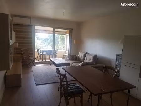 très agréable 2 pieces 44m2 au cœur des golfs de valescure terrasse calme rénové piscine