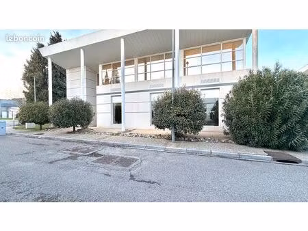 bureaux  local commercial 201 m² avignon