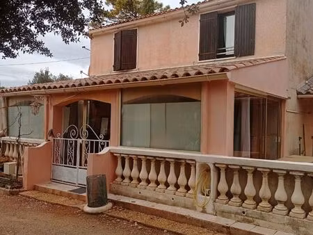 maison ancienne et industrielle