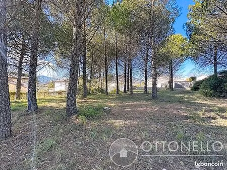 terrain 615 m² roquebrune sur argens