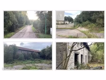 bâtiments  terrain  rivière et friche industrielle