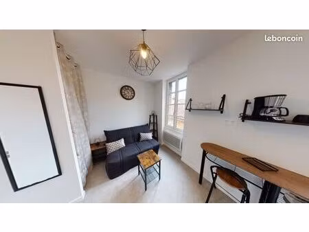 immeuble au pied de la cathédrale albi unesco