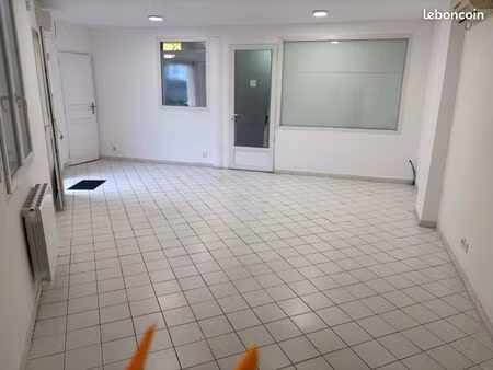 a louer local vide 30m2 profession libéral