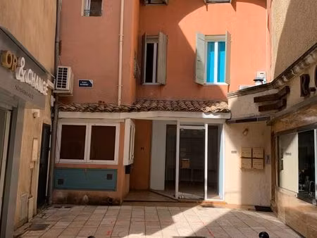 local professionnel 35m2-emplacement n°1-centre d'orange