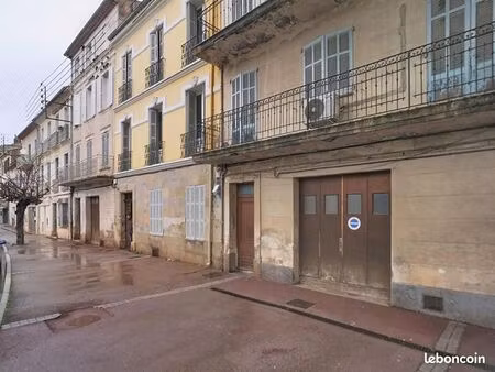 immeuble 8 pièces 205 m²