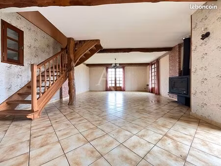 maison 6 pièces 136 m²