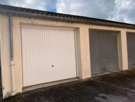 garage box dans résidence calme