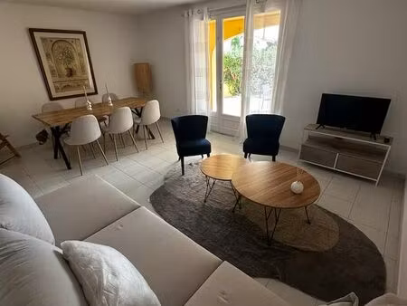 tres bel appartement a 50 metre de la mer