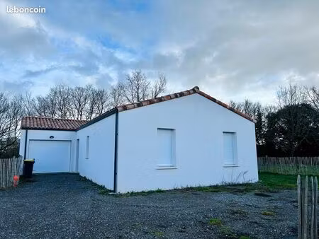 vend maison 3 ch de 93m2 à 10 min des plages