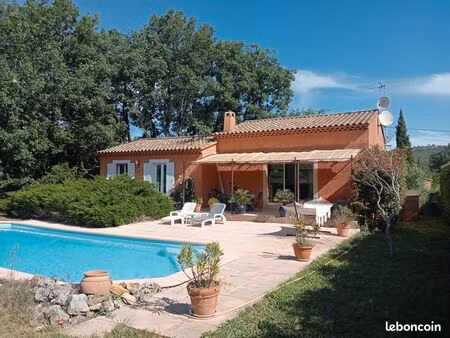 villa 5 pièces sur 1400 m² de terrain avec piscine