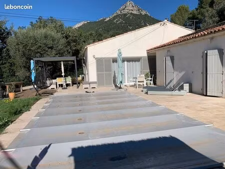 villa contemporaine 3 chambres avec piscine  prestations haut de gamme et équipements éner