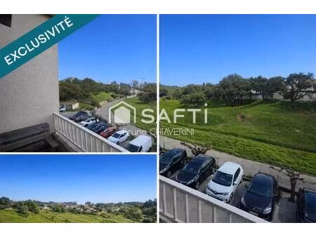 bel appartement en duplex proche commerces au calme