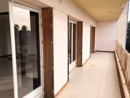 hyères appartement t5 dernier étage à deux pas du centre vil