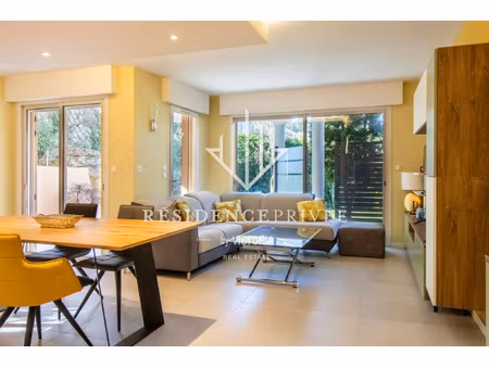 rez-de-jardin en centre ville  au calme avec 3 chambres