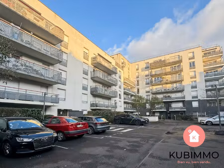 f3 dans une résidence récente