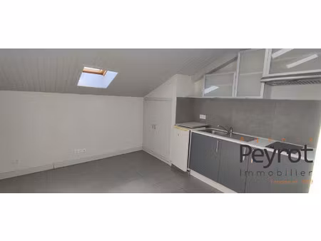 st assiscle studio de 19.36m²