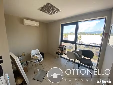 bureaux 83 m² roquebrune sur argens