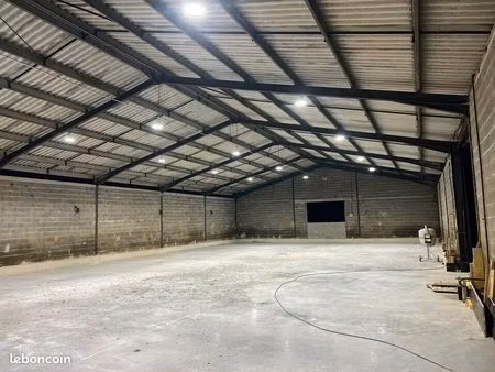 entrepot - logistique 475 m² le cannet des maures