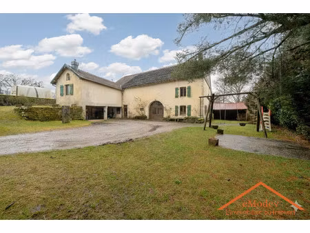 authenticité et potentiel : corps de ferme de 1800 au val d'ajo