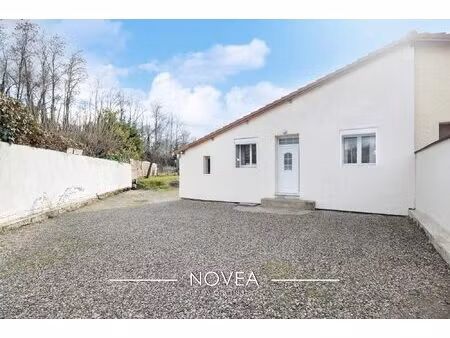 maison de 140 m2 sur 790 m2 de terrain dans un secteur calme