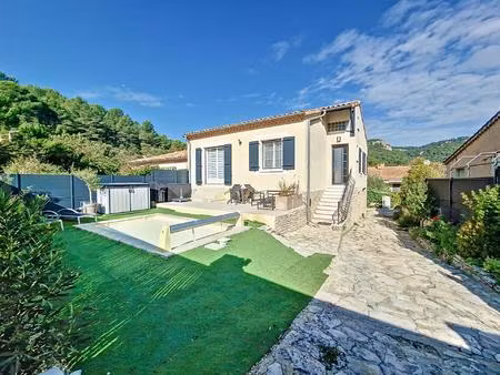 fontaine-de-vaucluse – maison 3 chambres avec piscine  grand sous-sol et extérieur agréabl