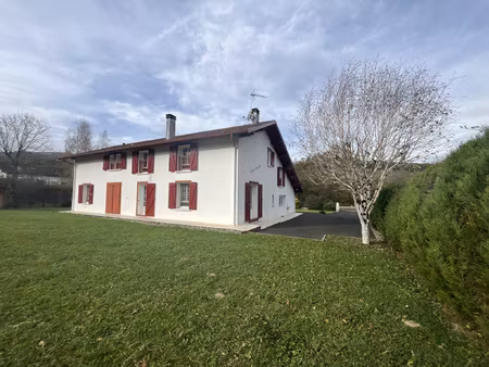 2 logements dans une maison à uhart cize