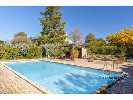 villa type 7/8 avec piscine et annexes