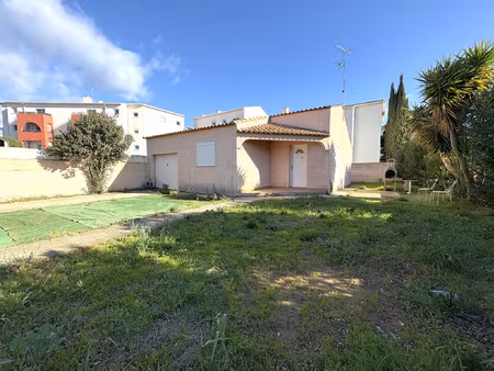 villa de plain-pied 3 chambres avec garage et jardin à lunel