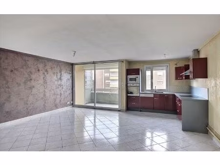 location appartement  74.34 m² t-3 à bourgoin-jallieu  748 €