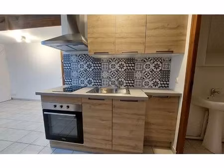 location appartement  m² t-1 à saint-fargeau-ponthierry  599 €