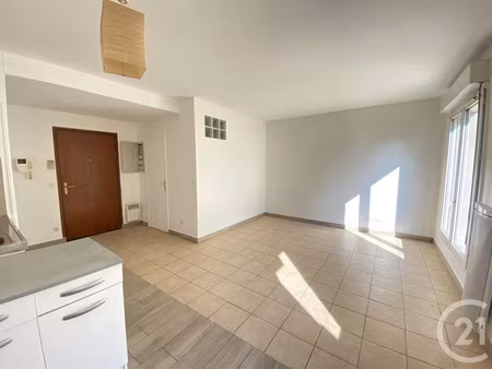 location appartement 1 pièce 27.7 m² à alfortville (94140)  802 €