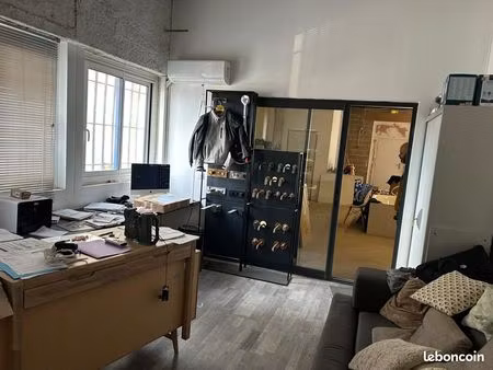 local pro 134 m² avec bureau climatisé – forte visibilité  accès facile