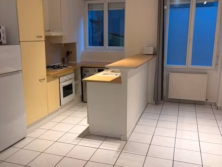 t3 hyper centre sur cour