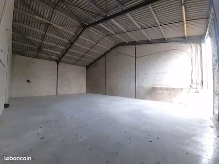 entrepot - logistique 150 m² le cannet des maures