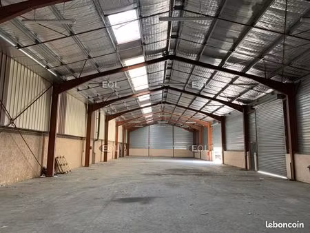 local d'activité 674 m²