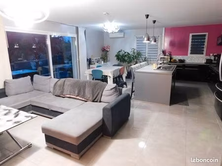 villa de plain pied avec jardin