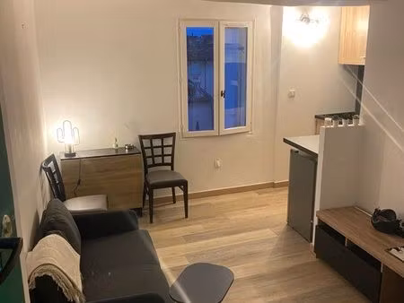 studio meublé duplex lumineux - centre-ville draguignan