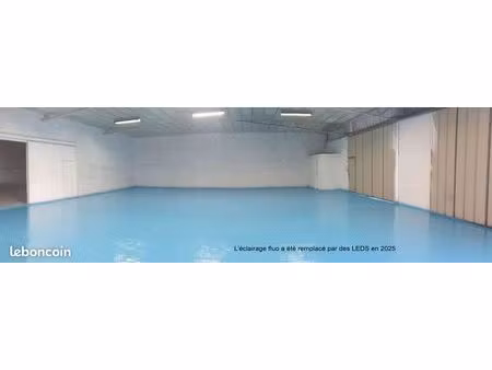 a louer (5 mois gratuits) ou à vendre - entrepôt : 830 m² à 2 670 m² divisible pour restau