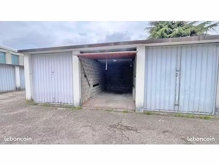 box fermé quartier chateau gaillard 69100