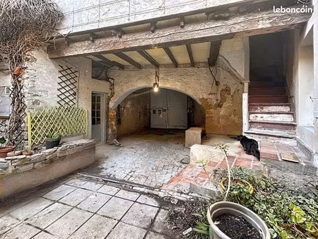 immeuble 5 pièces 150 m²