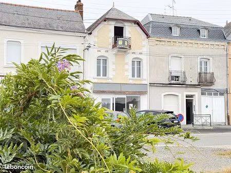 immeuble 142 m² chemille